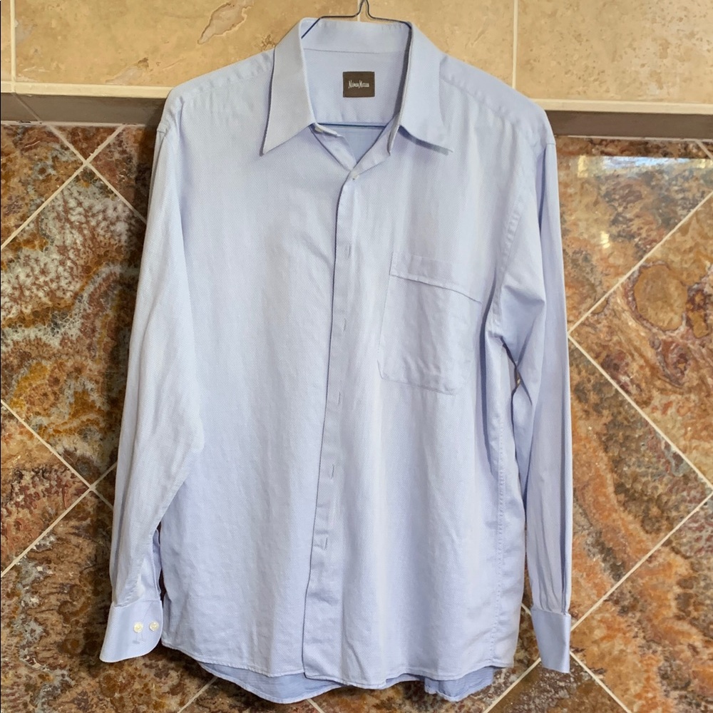 TIMELESS ELEGANCE | Neiman Marcus Light Blue Button-Up Dress Shirt Large